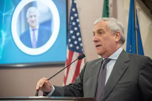 Tajani: "Libero mercato, no escalation. Ecco 30 prodotti Usa da salvare"