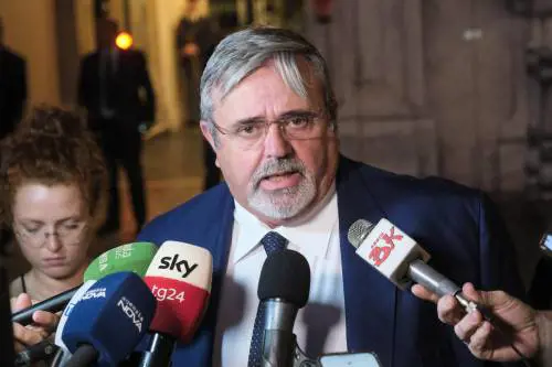 Ugl: "Mantenere la calma, ora negoziamo per limitare gli impatti sui Paesi più colpiti"