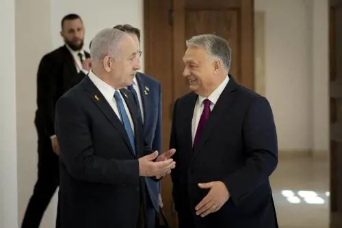 Bibi da Orbán: "Questo è il luogo più sicuro d'Europa, Cpi corrotta"