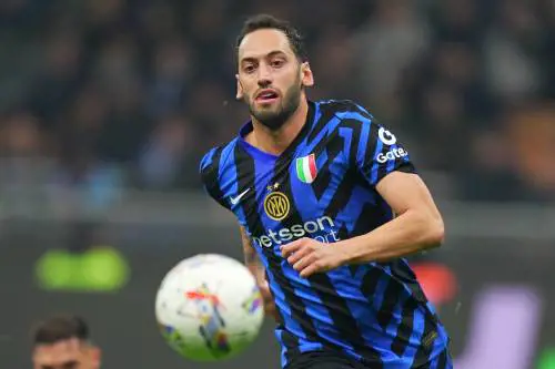 Lavori in corso nel cantiere Inter con gli "operai" Calha e Lookman