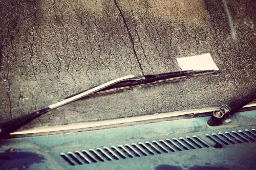 La tua auto è troppo sporca? Occhio alla multa, ecco quanto rischi di dover pagare