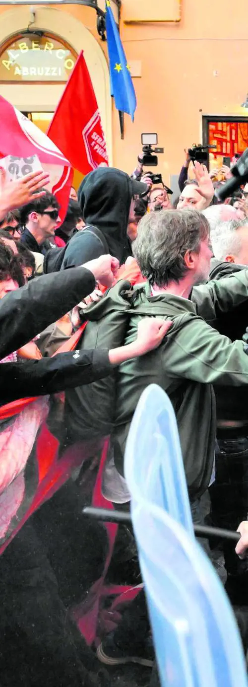 Poteri alla polizia sulle case occupate