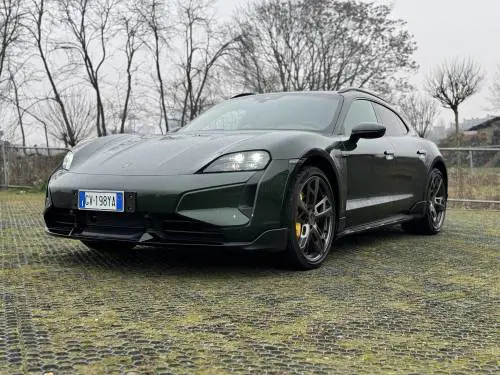 Porsche Taycan Turbo S: ora va più forte e anche più lontano