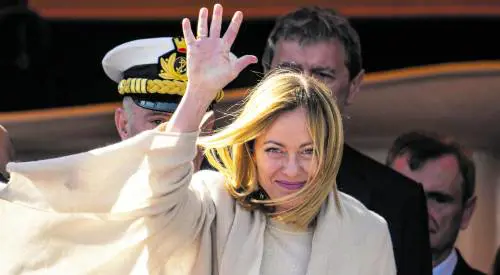 Task force a Chigi. La frenata di Meloni sui contro-dazi. Presto il volo in Usa