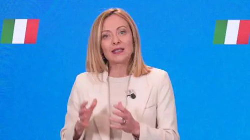 Meloni vede il 2027: "Ora pancia a terra". Fdi e azzurri gelidi sul sogno di Matteo