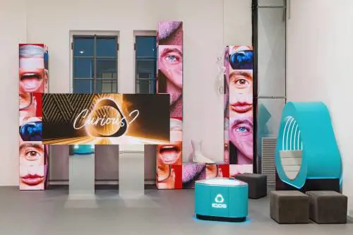 IQOS "si griffa" Seletti e reinventa piazza Italia