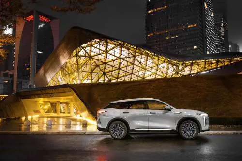 Ecco Omoda 9, svelata la nuova ammiraglia cinese