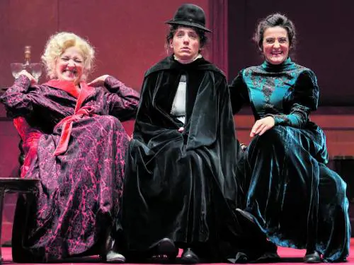 "Boston Marriage" commedia brillante che vuole esaltare la libertà femminile