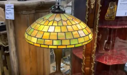 Hai questa lampada? Potrebbe valere una fortuna: ecco quali sono i modelli da collezione