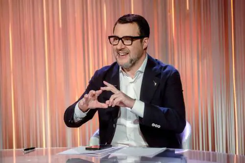 Offensiva Lega: "No ad armi e green"