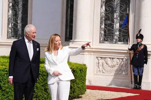 La visita privata dal Papa. Giorgia apre Villa Pamphilj anche a Rania di Giordania