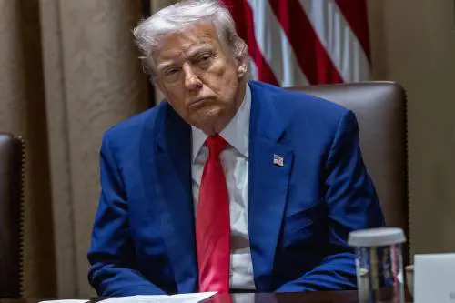 Su Trump l'ombra "insider trading". I Dem all'attacco: "Ora si indaghi"