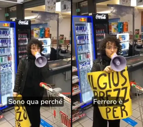"Cibo dannoso per la salute". Gli ecovandali contro Ferrero: il blitz al supermercato