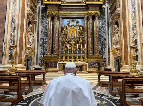 "Ho offerto la mia sofferenza per la pace". Il testamento di papa Francesco