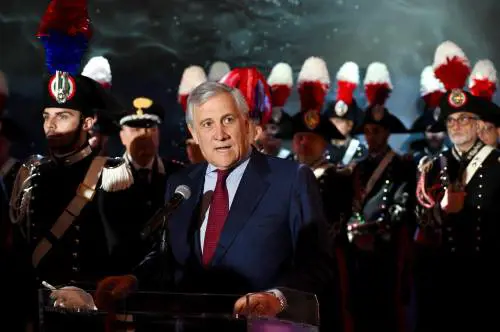 Tajani: "Situazione dazi sta migliorando, Meloni in Usa per azzerarli"