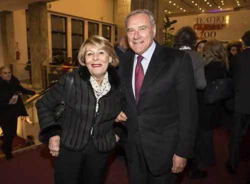 L'ex presidente del Senato Pietro Grasso con la moglie Maria Fedele