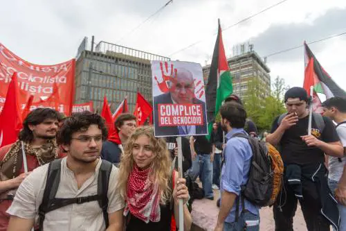 Sinistra muta sui violenti. Minacce ora sul 25 aprile