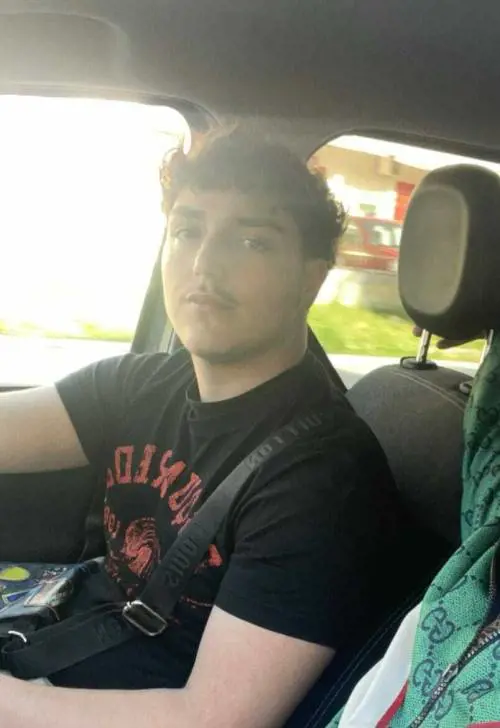 Ucciso 19enne nella sala slot. Era incensurato, killer in fuga