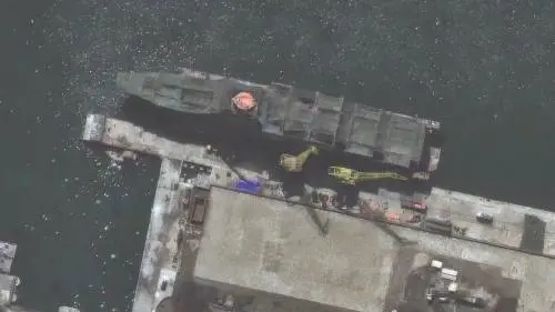 Missili, tecnologia avanzata e radar di precisione: cosa sappiamo della nuova super-nave di Kim