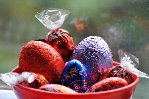 Perché a Pasqua si regalano le uova? Origini e storia dell'usanza più dolce della primavera