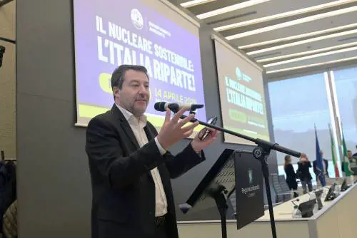 Salvini vuole il reattore. "Sì al nucleare sicuro"