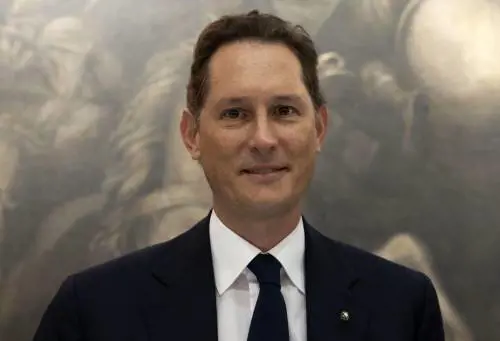 Iveco agli indiani di Tata. La Difesa va a Leonardo