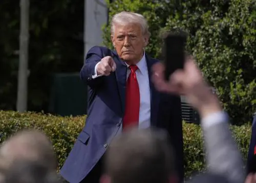 Schiaffo di Trump a Putin: "L'8 maggio sarà il Giorno della vittoria contro il nazismo"