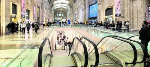 Via al nuovo restyling della Centrale. Scale mobili al posto dei "tappeti"