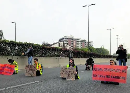 Bloccare una strada per l'ambiente? Si può fare: "Il fatto non sussiste"