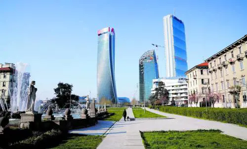 Fermato l'aggressore del taglierino. Ma ha colpito l'amico per sbaglio