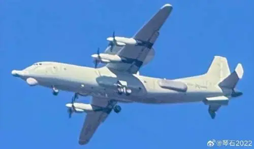 Pechino schiera l'aereo da guerra KJ-700: cosa può fare l'occhio di falco