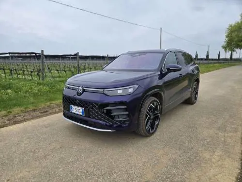 Volkswagen Tayron: primo contatto con il SUV, anche a 7 posti