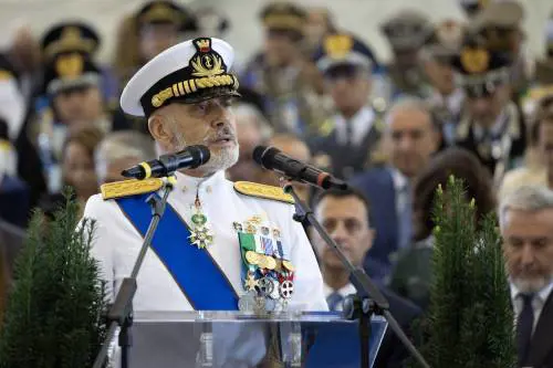 Costa (Ue) apre: ok a più debito per la difesa