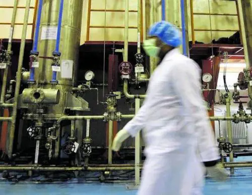 Sabato a Roma i colloqui Usa-Iran sul nucleare. "Teheran non è lontana dalla bomba atomica"
