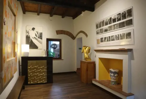 Dormire in un museo nelle "Camere d'Arte" firmate Gaetano Grillo
