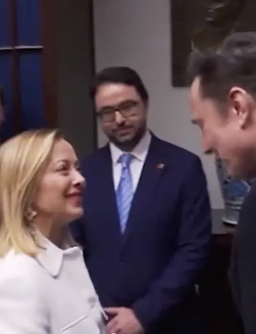Meloni incontra Musk a Washington: "Felice di rivederti"