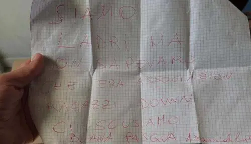 "Non sapevamo foste disabili". Arsenio Lupin si scusa e restituisce le colombe rubate