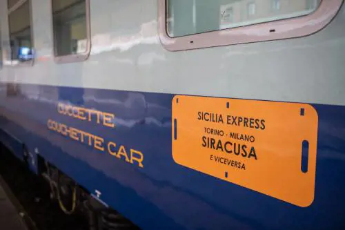 Il Sicilia Express, il treno che unisce l'Italia