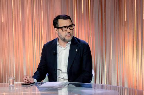 "Hanno rotto le p...". Bufera su Salvini per la battuta contro i toscani