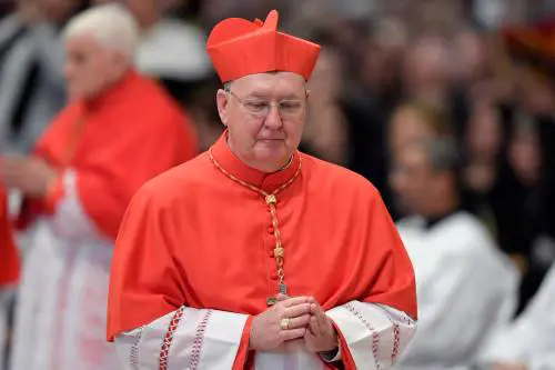 Ecco chi è l’uomo che traghetta la Chiesa dopo la morte del Papa