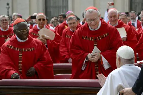 Al via un conclave senza fretta. Tutti i favoriti (dietro a Parolin)