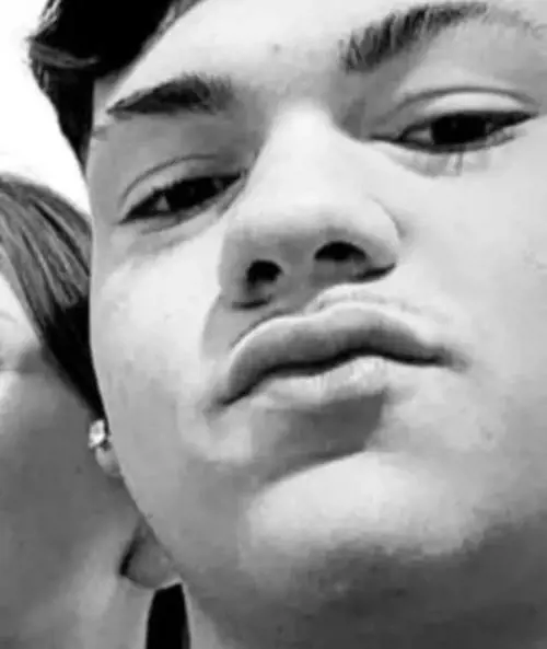 Accoltellato a 16 anni in una lite al pub, fermato un ventunenne