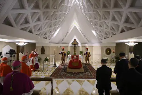 Le prime foto della salma di Papa Francesco