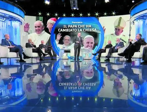 "Otto uomini in studio, le suore tra il pubblico". L'assurda polemica contro Vespa "maschilista"
