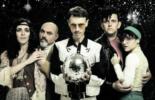 Cosa inviare di noi agli alieni? Ecco tante "Piccole apocalissi"