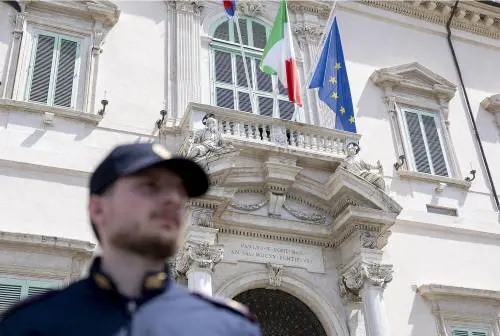 Sindaco di centrosinistra annulla le feste per il 25 aprile e viene insultato: "Mi danno del fascista"