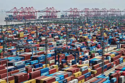Le mosse della Ue e dell'Italia nella morsa tra Usa e Cina