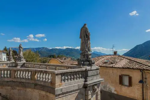 "Clusone, Bellano e Monte Isola tra i borghi più belli del mondo"