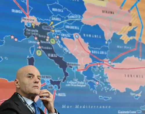 Eni tiene nel trimestre, al via maxi progetto per la Co2 in Uk