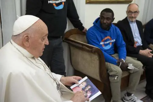 "Ci saremo anche noi". La passerella della Ong dei migranti ai funerali del Papa